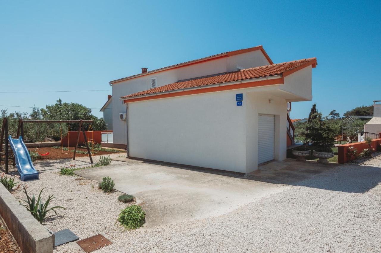 Apartman Neli Vir Esterno foto