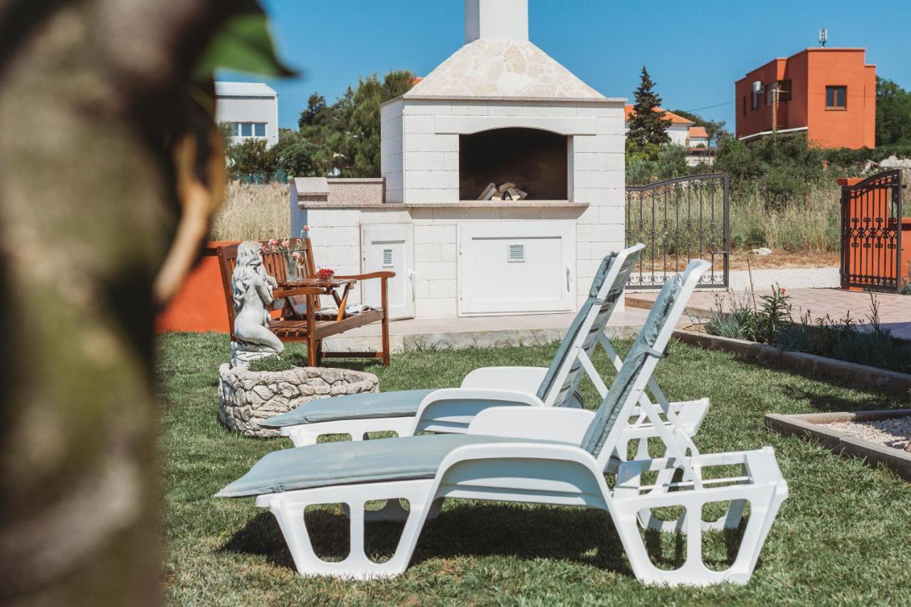 Apartman Neli Vir Esterno foto