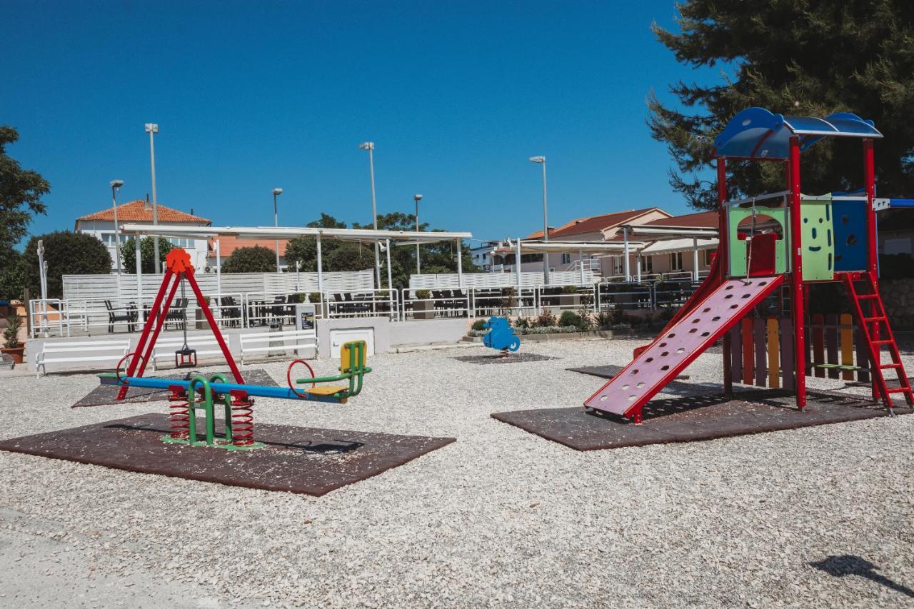 Apartman Neli Vir Esterno foto
